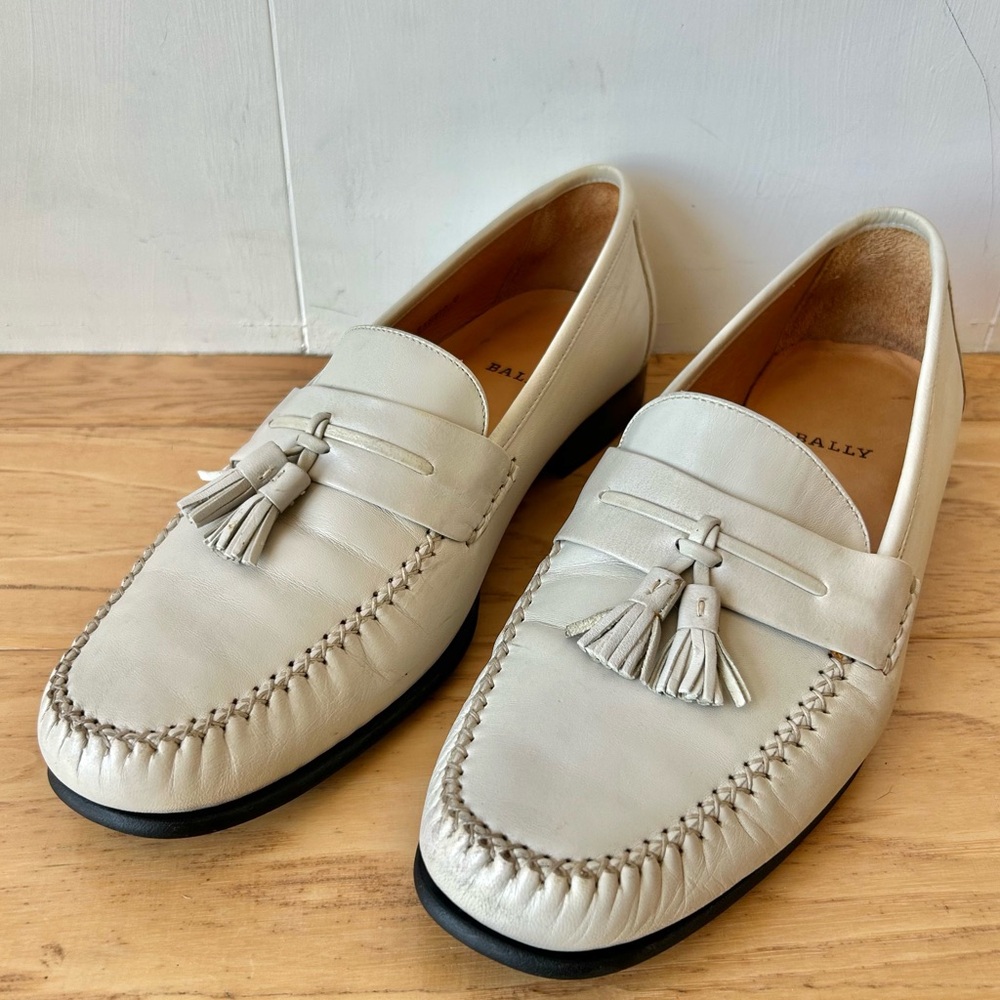 Bally Sanzio U Leather Loafer with Tassels size 11 D Cream Bone Made in Italy